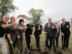 La ministre d&rsquo;&Eacute;tat Lynne Yelich participe &agrave; une c&eacute;r&eacute;monie d&rsquo;inauguration des travaux &agrave; la Northern Manitoba Mining Academy, &agrave; Flin Flon