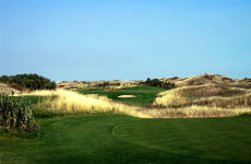 The publishers wish to thank Dakota Dunes, the best new Canadian golf course according to Golf Digest, for the photo of their course (www.dakotadunes.ca).